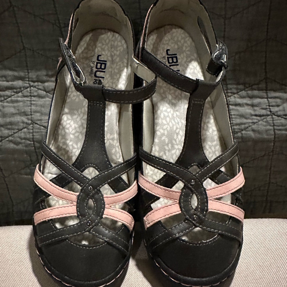 JBU Women's Black and Pink Sandals